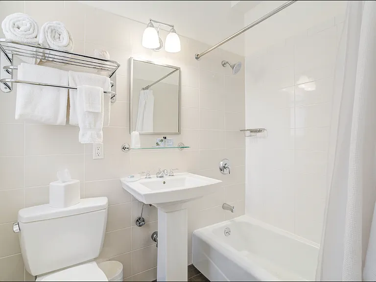 144 E 40th St #307 — Photo 3