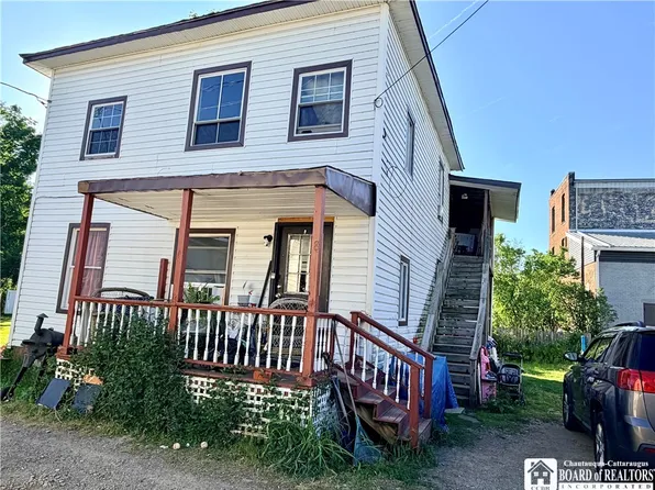 8 Colwell St, Portville, NY 14770
