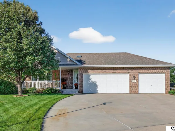 10402 N 150th St, Bennington, NE 68007