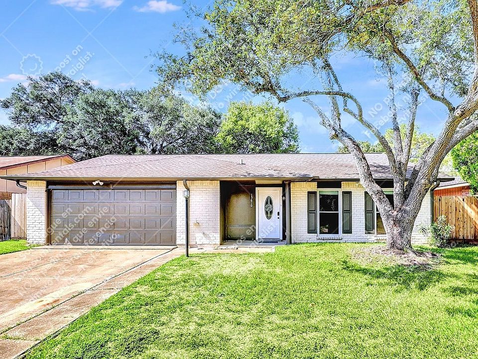 1st image of 15610 Camino Del Sol Dr