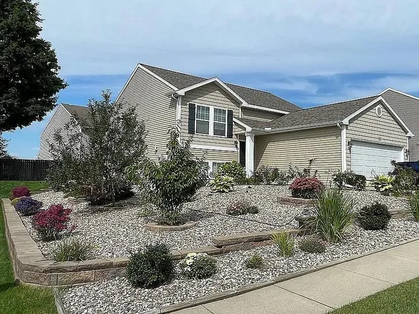 10123 Castle Creek Cir, Galesburg, MI 49053