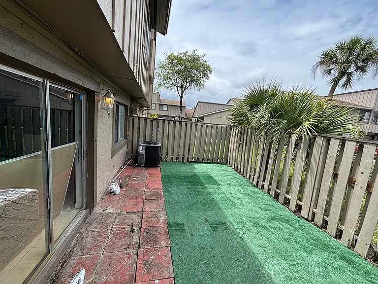 2142 NW 57th Ave #14-A — Photo 2