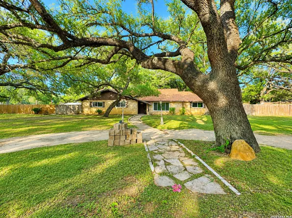 26 SUNRISE DR, Pleasanton, TX 78064