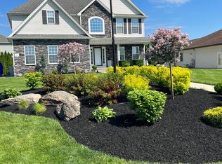 7023 Rock Dove Ln, Niagara Falls, NY 14304