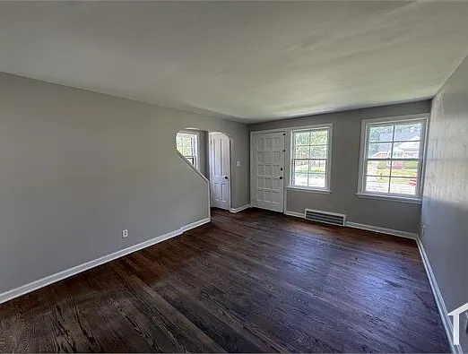 3 bed, 1708 sqft, $2,300 — Photo 3