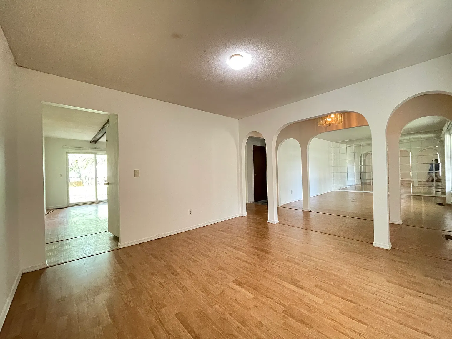 3 bed, 1759 sqft, $2,200 — Photo 3