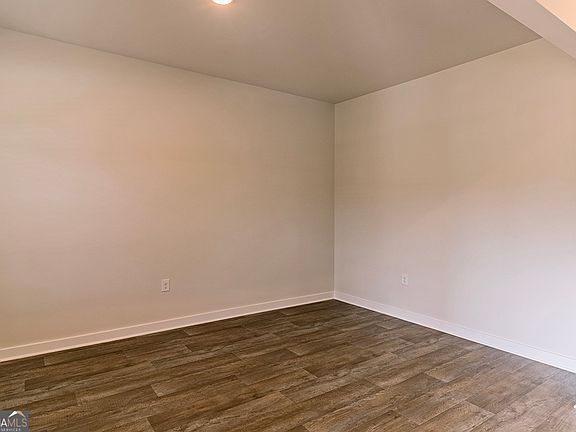 3rd image of 342 Jarrett St