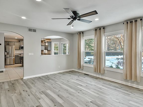 4th image of 15734 E Timberlane Dr