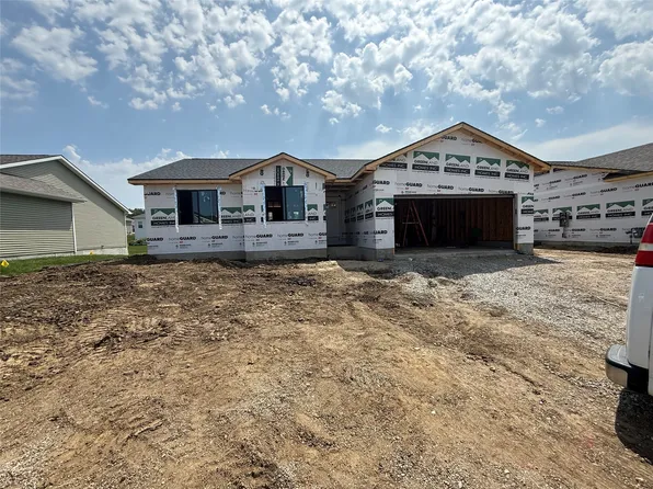 25080 Bluebird Cir, Adel, IA 50003