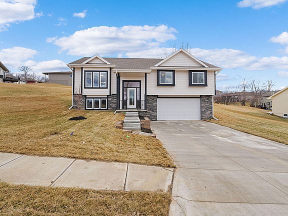 2nd image of 1318 Silver Ln
