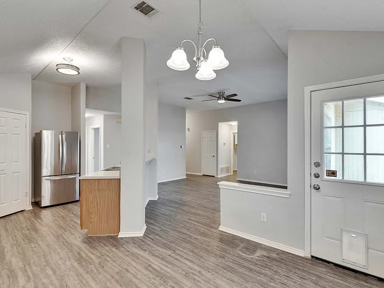 1403 Gulf Way — Photo 8