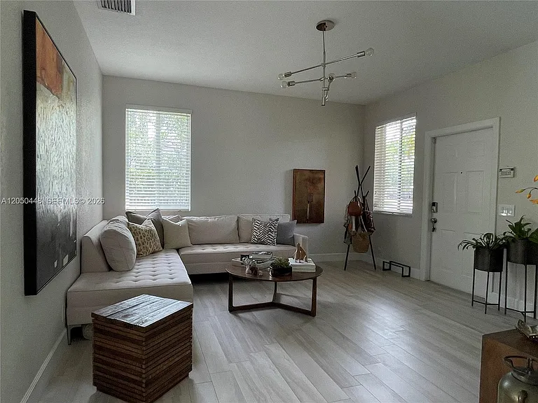 485 Silver Palm Way — Photo 5
