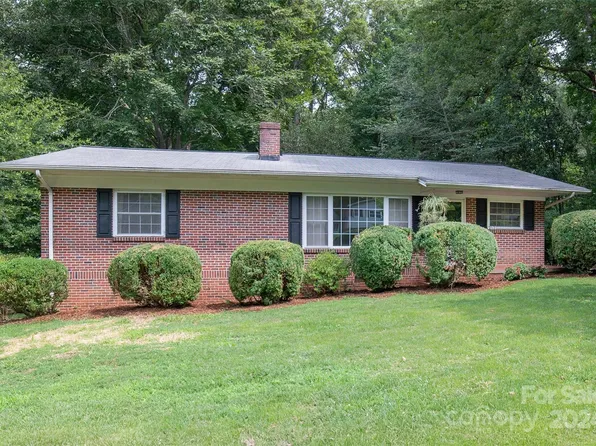 212 Fox St, Morganton, NC 28655