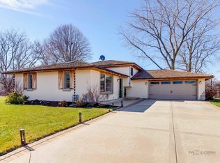 1133 Poplar Ct, Lake Zurich, IL 60047