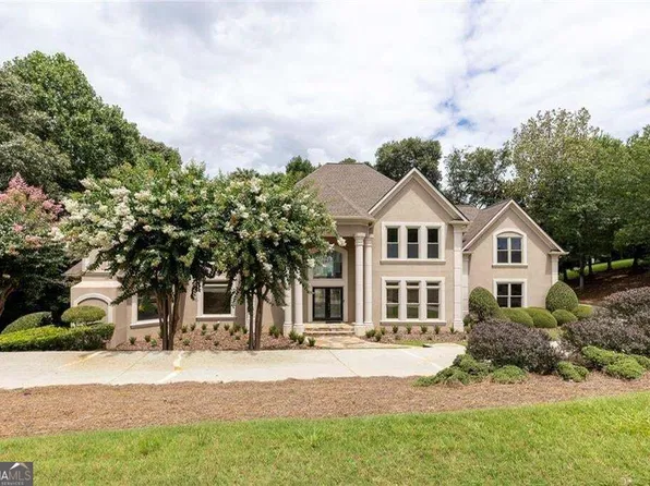 8445 Sentinae Chase Dr, Roswell, GA 30076