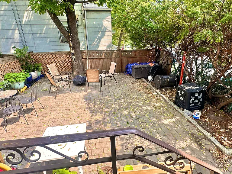 100 Hauxhurst Ave #1 — Photo 32