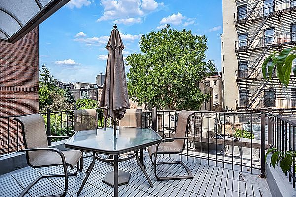 1st image of 427 E 117th St #2