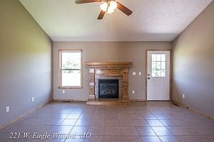 3rd image of 221 W Eagle Ln