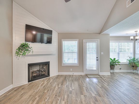 2nd image of 525 Burgess Ct