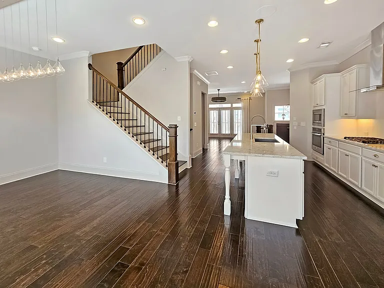2142 Coventry Dr — Photo 21