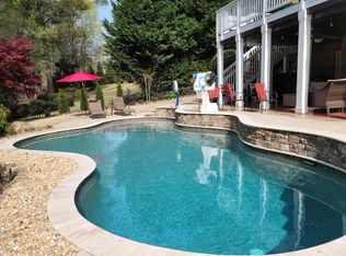 2721 Floral Valley Dr, Dacula, GA 30019