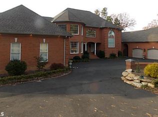 2482 Miry Run Rd, Sutherland, VA 23885