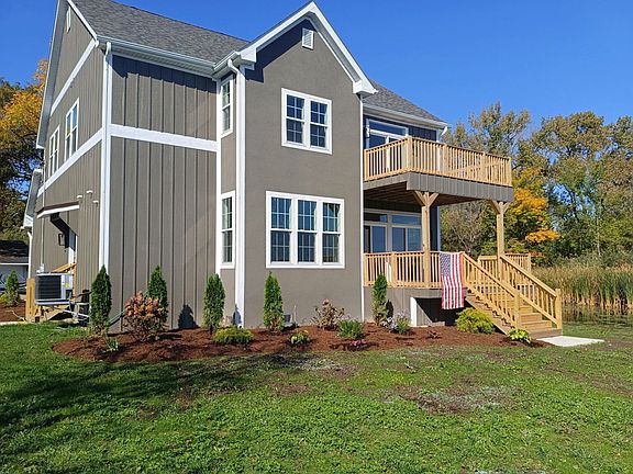 2nd image of 809 Lakeview Dr