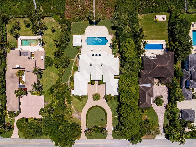 1916 Ocean Dr — Photo 7