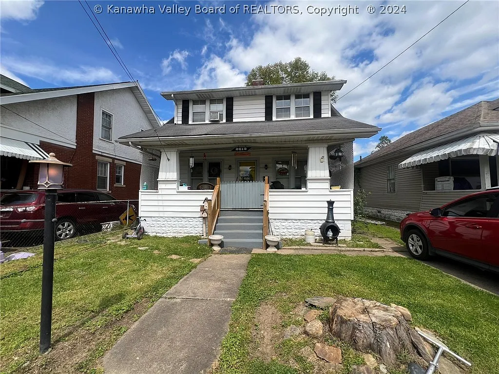2612 Orchard Ave photo 1