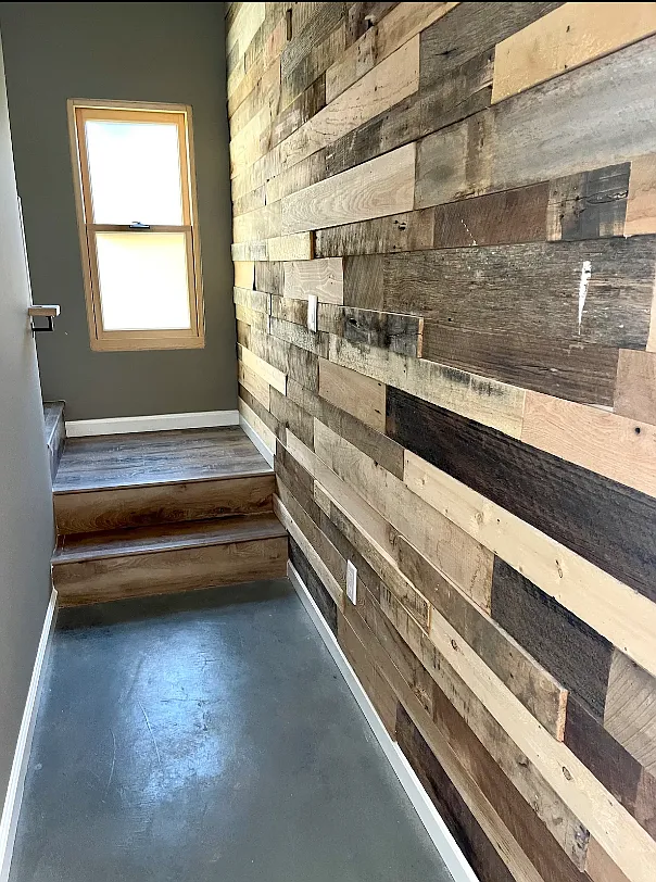 576 Hermes Ave — Photo 2