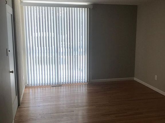 5th image of 4030 W Thirteen Mile Rd APT B2