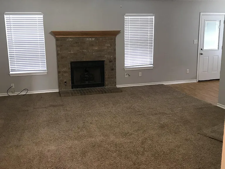 63 Green Oak Cir — Photo 3