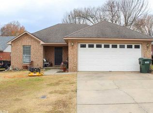 285 Helen St, Conway, AR 72034