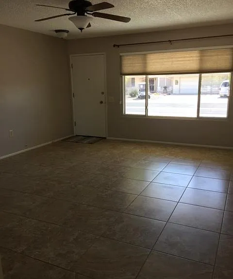 15819 N Meadow Park Dr — Photo 2