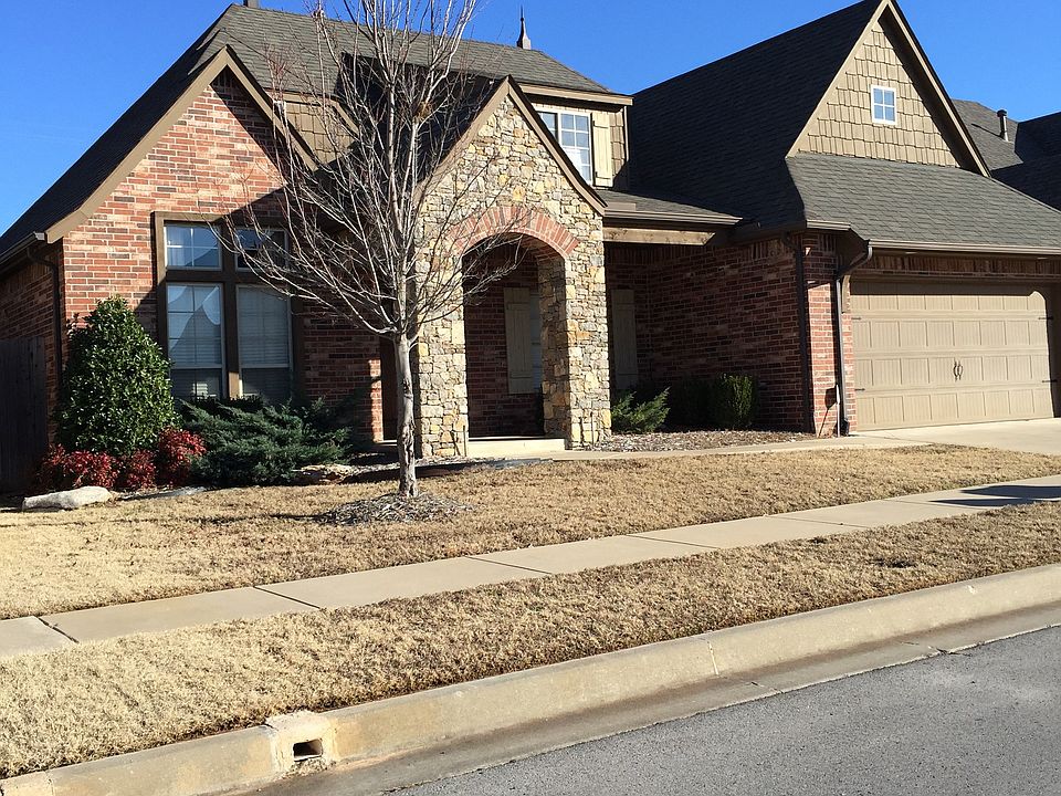 Great Patio Home floorplan in gated Wood Creek Village