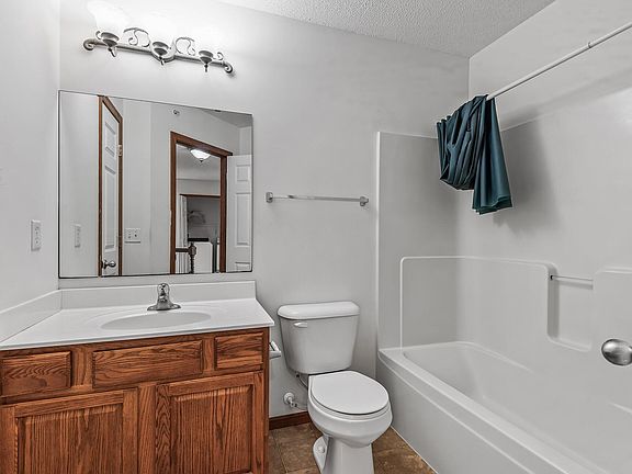 5th image of 5074 Yuma Ln N