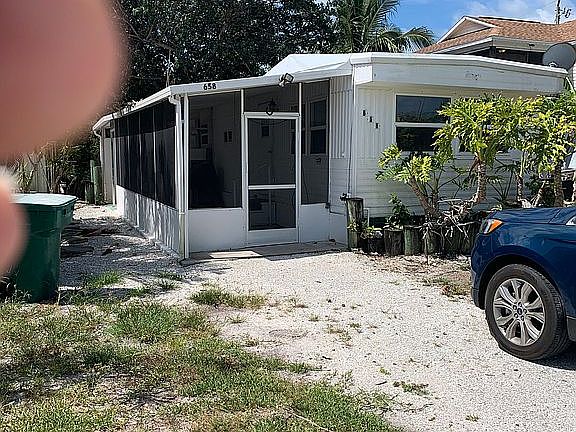 5th image of 658 Palm Ave