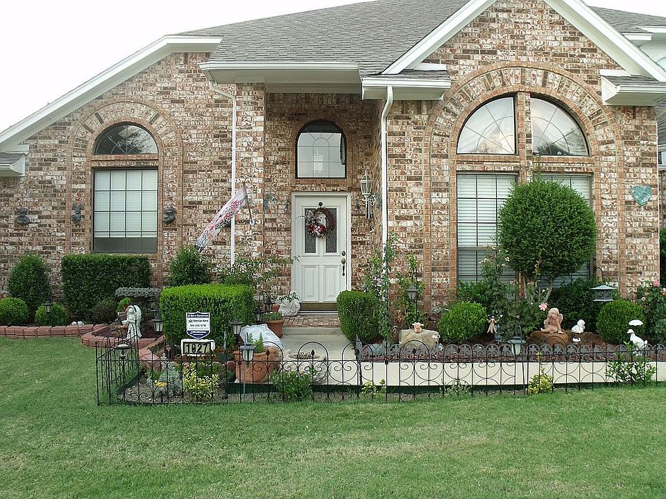 1st image of 1027 Seneca Way