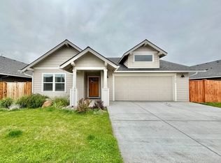 1785 NE 4th St, Redmond, OR 97756