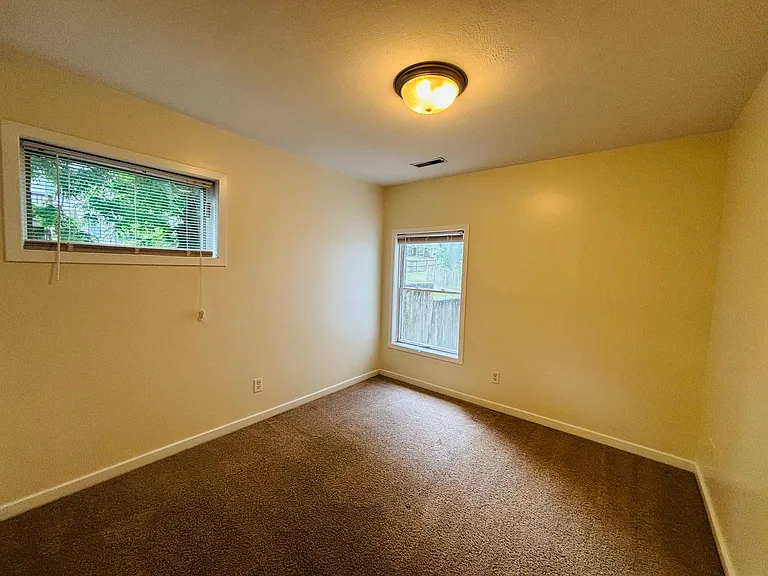 242 Virginia St — Photo 16