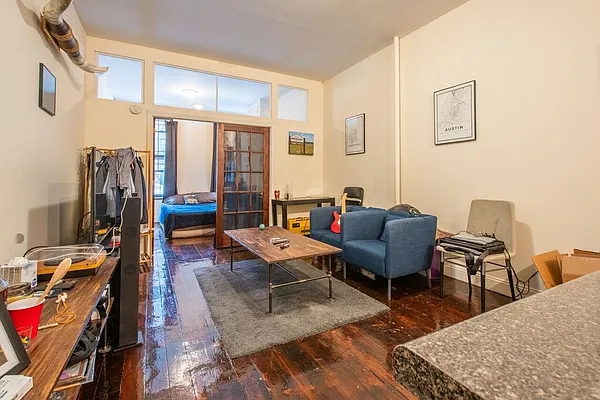 Rented by Oxford Property Group | media 12