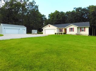 13761 Sunflower Ln, Plato, MO 65552