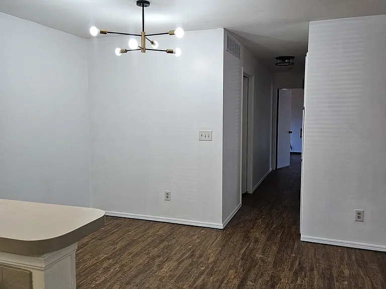 1500 E Tanglewood Rd — Photo 6