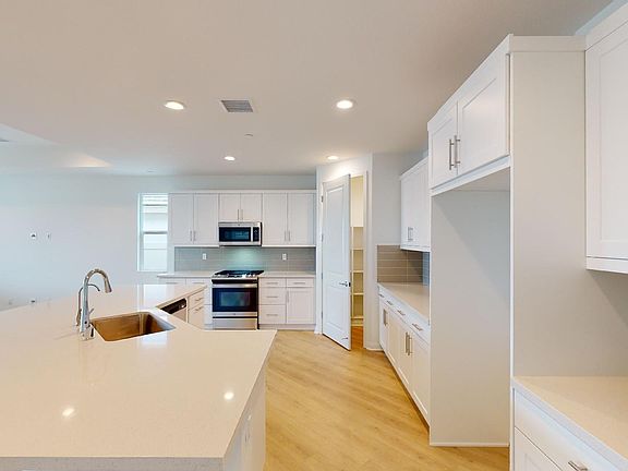 2nd image of 32084 Hyacinth Way