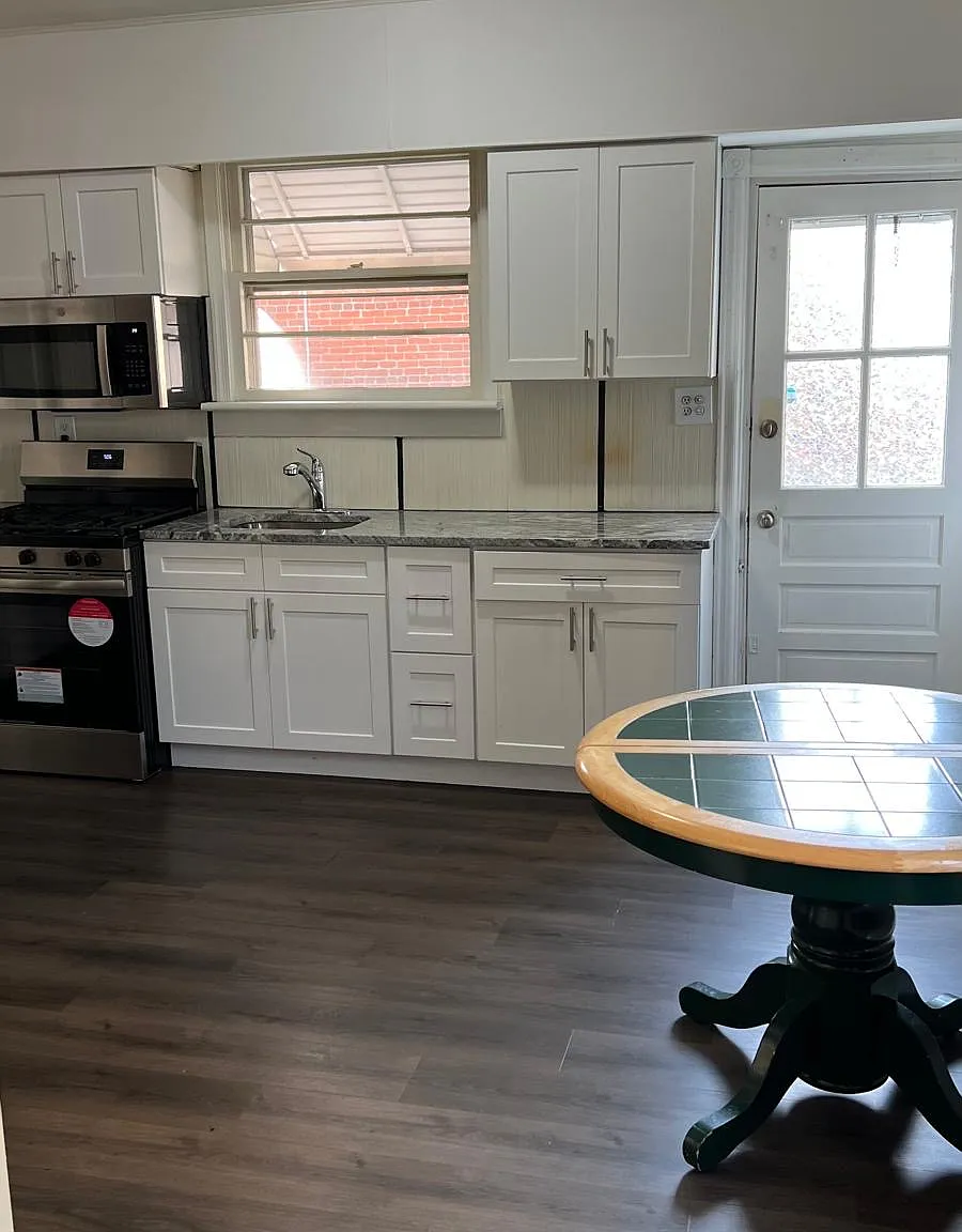 3 bed, 1.5 bath, 1500 sqft, $1,870 — Photo 2