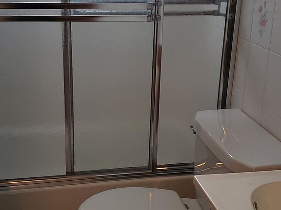 3rd image of 34 5th Ave Floor 2