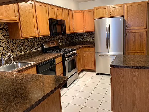 5th image of 1446 Greenbriar Ct