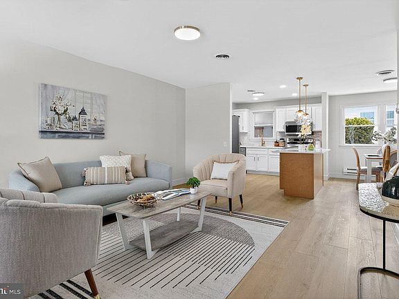 3rd image of 25 Churchill Rd