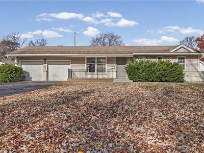 8400 W 93rd St, Overland Park, KS, 66212