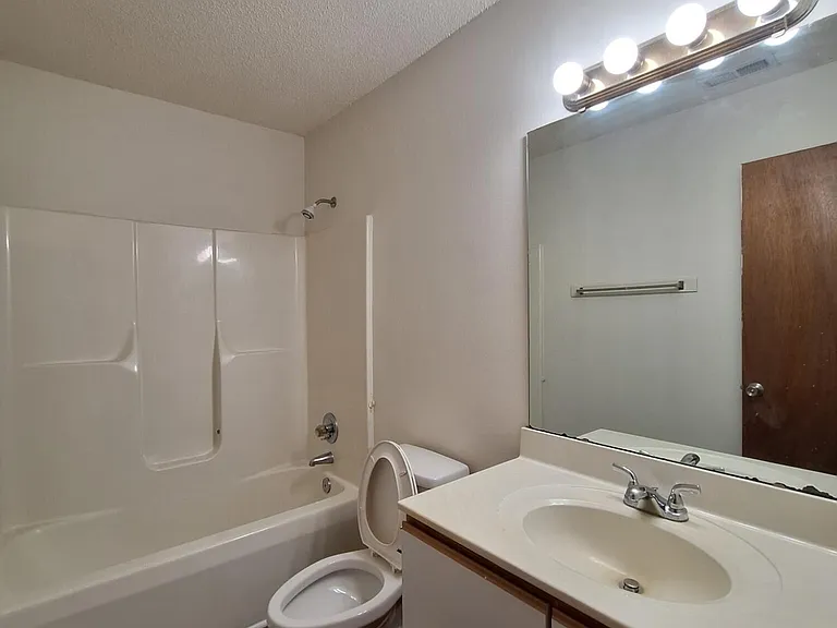 3005 Caldwell Ct #10 — Photo 8